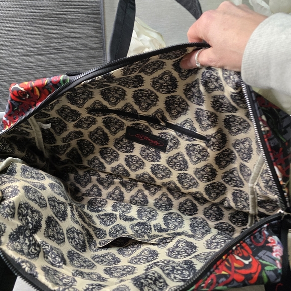Ed Hardy Tattoo Skull Heart Print Duffel Bag Rhinestone Patch  Carry On New - Picture 5 of 8